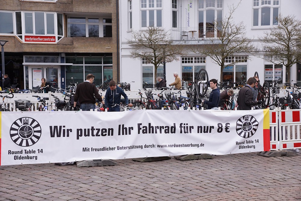 Round Table Oldenburg (RT14) putzt Fahrräder für den guten Zweck