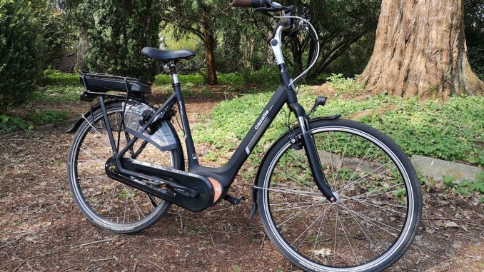 E-Bike vs. klassisches Fahrrad: Wann sich der Umstieg lohnt E-Bike vs. klassisches Fahrrad: Wann sich der Umstieg lohnt