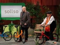 88-jähriger Erfinder begeistert bei ‚Die Höhle der Löwen‘ mit revolutionärem «sollso» Laufrad! 88-jähriger Erfinder begeistert bei ‚Die Höhle der Löwen‘ mit revolutionärem «sollso» Laufrad!